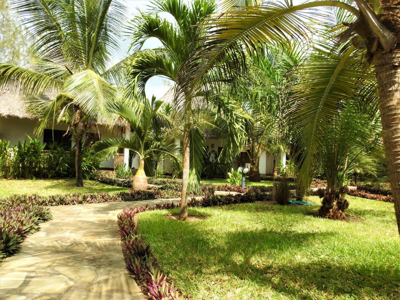 Sheba Cottages - Diani Beach Exterior photo
