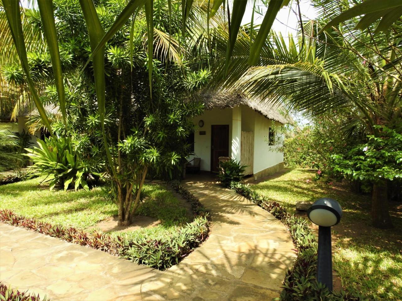 Sheba Cottages - Diani Beach Exterior photo